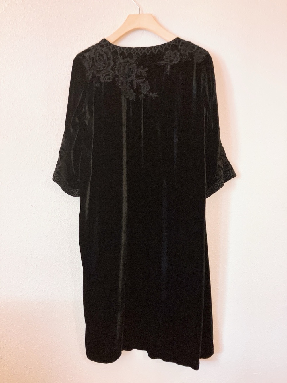 Johnny Was Black Velvet Floral Embroidered Bell Sleeve Kimono Duster Cardigan - Picture 7 of 15